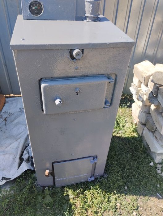 Котел твердопаливний