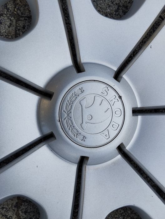 Kołpak Skoda 14" 5J0-147F pojedyncza sztuka oryginalny