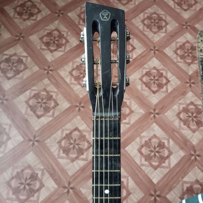 Продам гітару акустичну в гарному стані