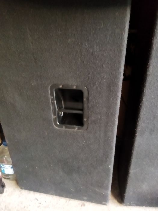 Продам колонки Acoustic з двома динаміками.