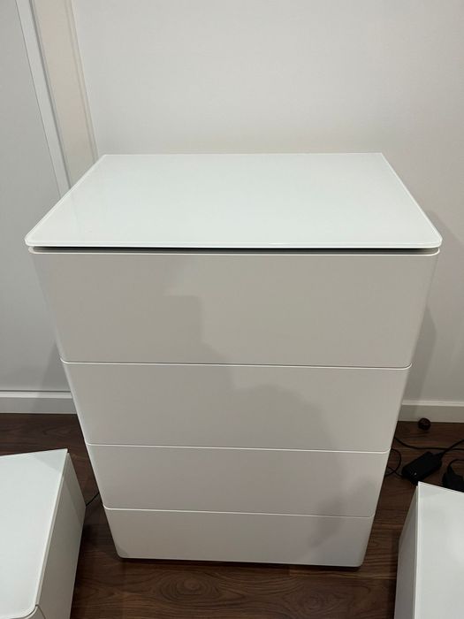 Aparador/Camiseiro 4 gavetas lançado branco com led Antarte