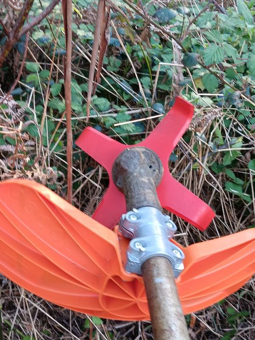 Lâmina trituradora dupla para roçadoras