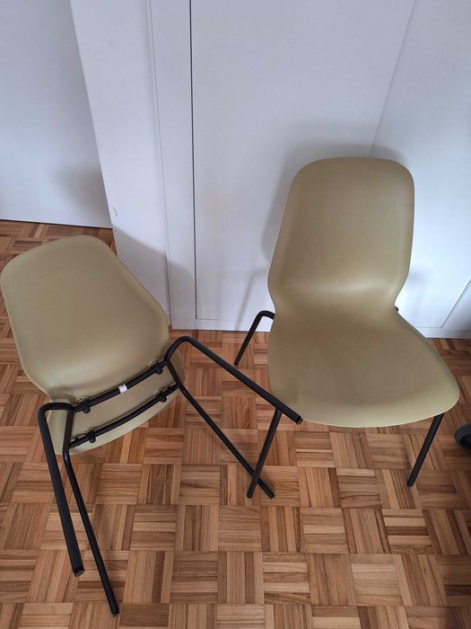 Cadeiras IKEA Leifarne cor de azeitona