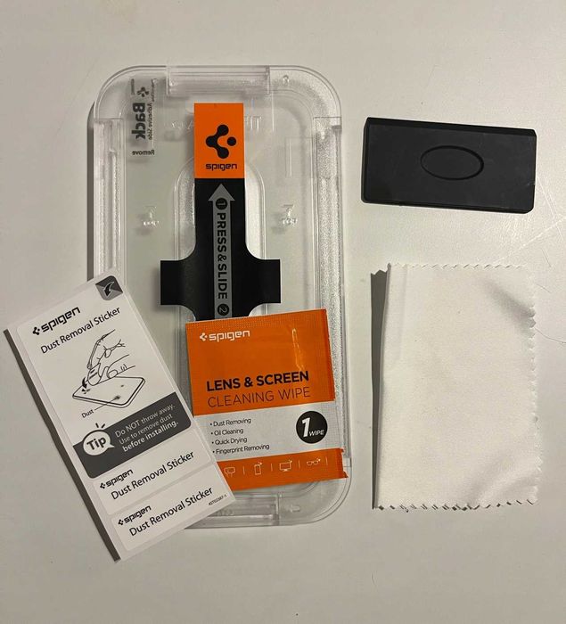 Szkło hartowane Spigen do iPhone 12 Pro/13 Pro/14  2 szt.