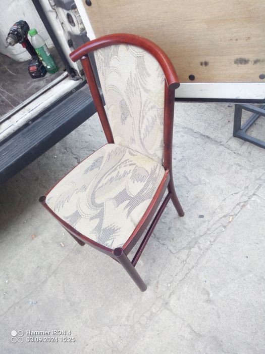 Krzesła fameg . .