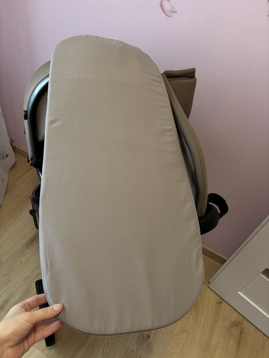 Wózek dziecięcy Carello Omega 2025 2w1 – beżowy