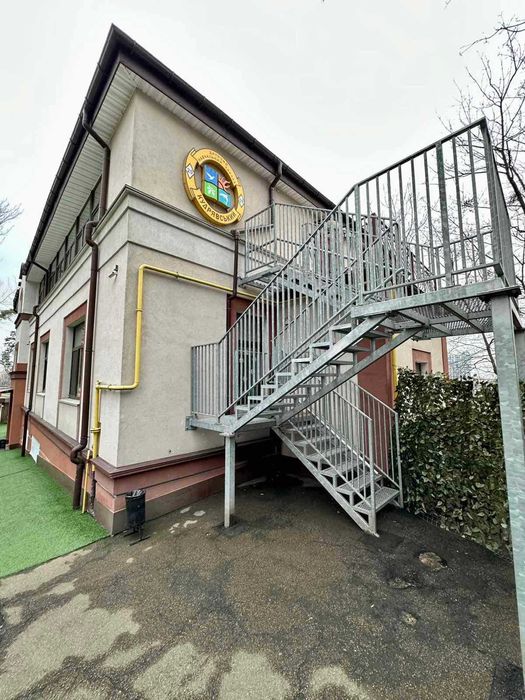 Сдам окрему будівлю з закриою теріторією. Шевченківський р-н