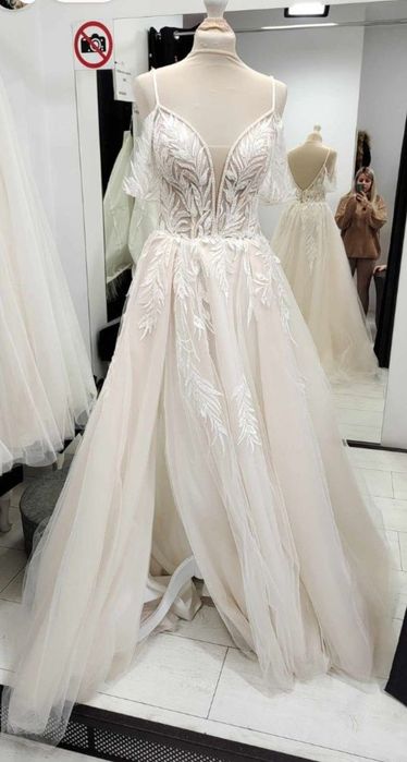 Suknia ślubna ramiączka opadające M L