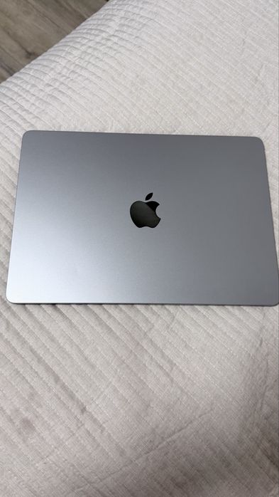 Macbook Air m2 13.6 8/256