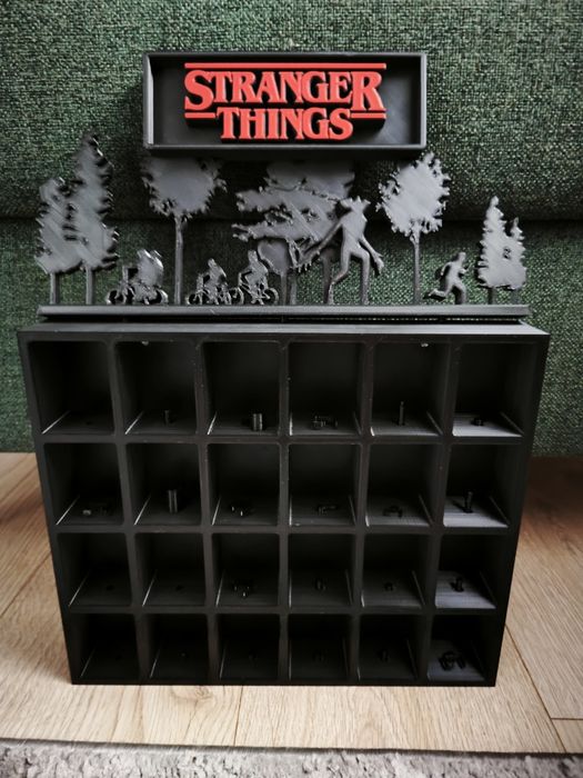 Półka stojak na Kinder Joy Stranger Things