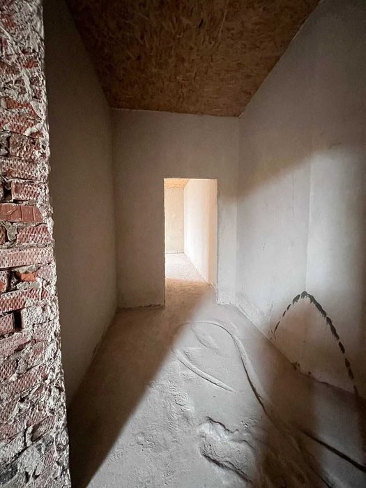 Продається 3к здана квартира в новобудові - 131м2.