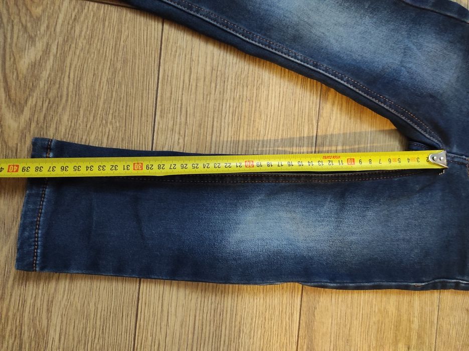 Spodnie dla chłopca dżinsowe jeansy 104 miękki materiał