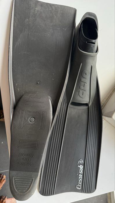 Barbatanas  novas. CLIO Cressi-sub