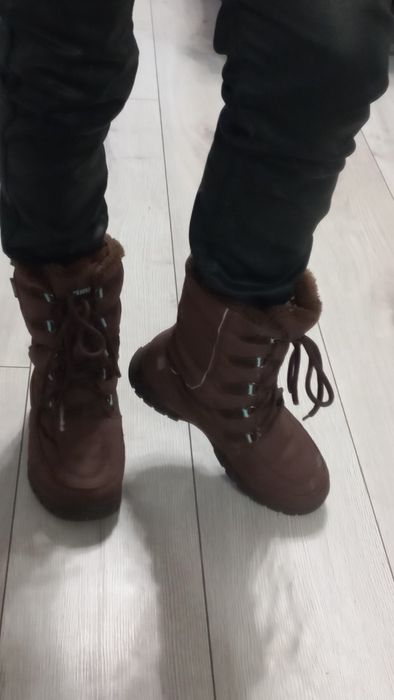 Зимові чобітки 37р.  непромокаючі утепленні