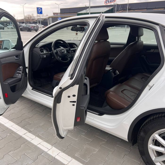 Продам свою автівку Audi A4 2014