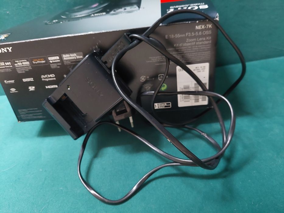 Sony NEX-7 plus obiektyw E 18-55/4 Zoom Lens  Kit