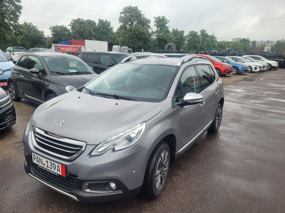 Кросовер . Peugeot 2008.