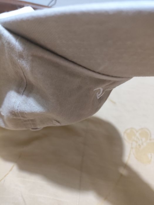Chapéu feminino novo.
