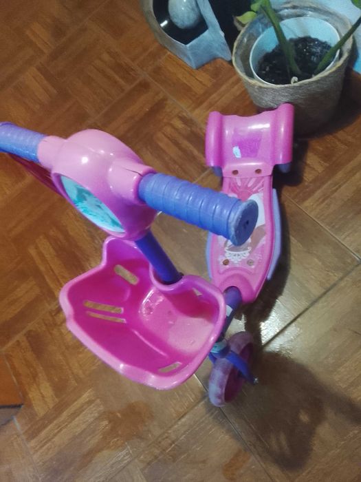 Trotinete usada menina c/musica