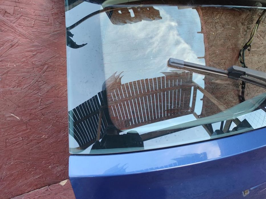 bmw e91 oryginalna kompletna klapa bagażnika tył w kolorze   w kol.