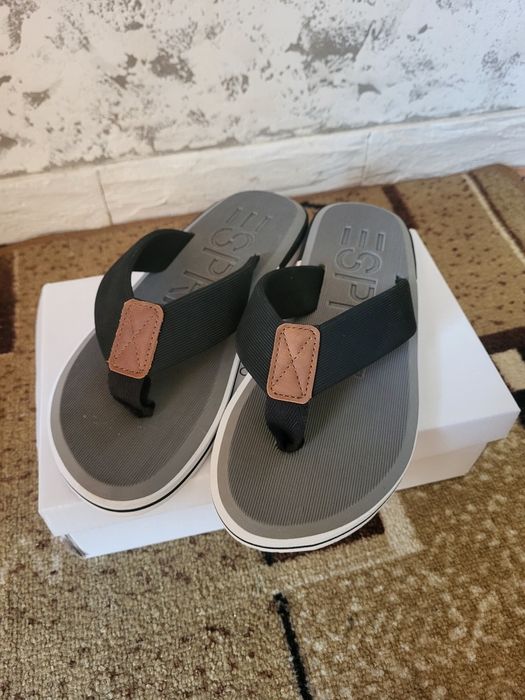 В'єтнамки ESPRIT