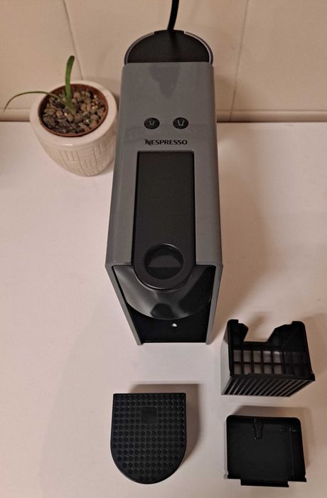 Máquina café Nespresso KRUPS Essenza Mini