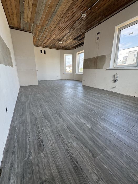 Будинок в Крихівцях з частковим ремонтом!!!