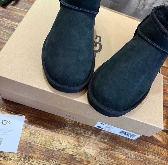 UGG Classic Mini Boots Black r.37
