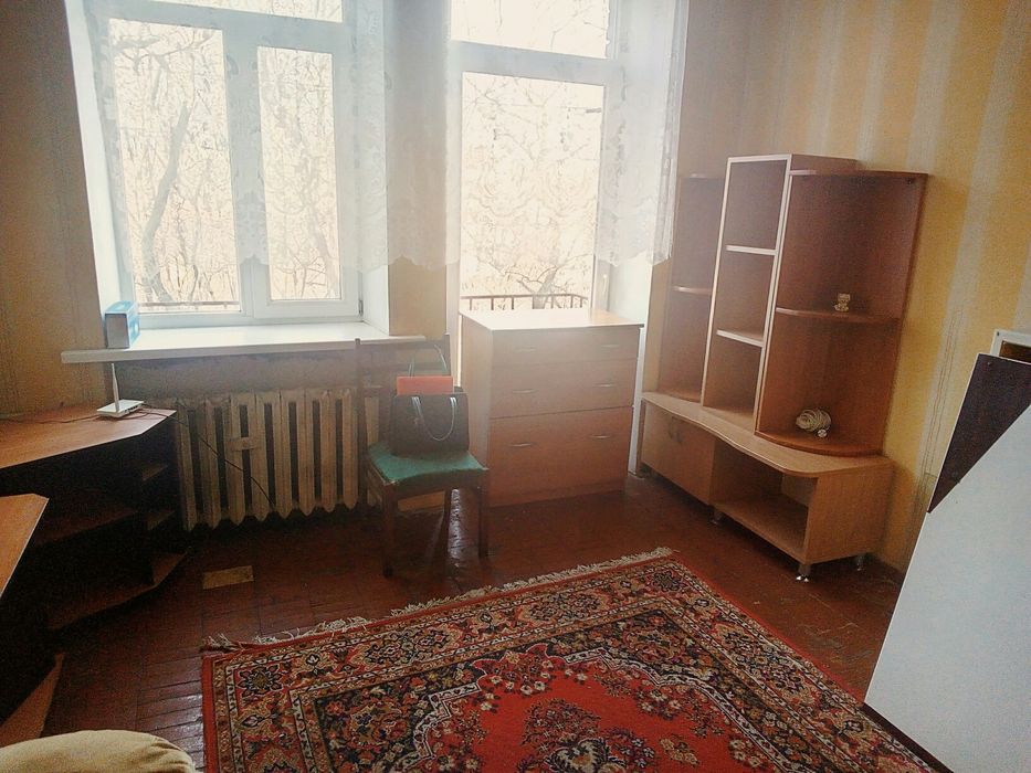 Окрема кімната, (без хазяїна) на Патріотичній 32, 3500грн.включені ком