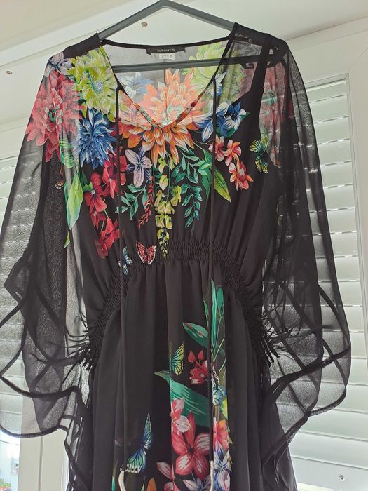 Vestido preto estampado