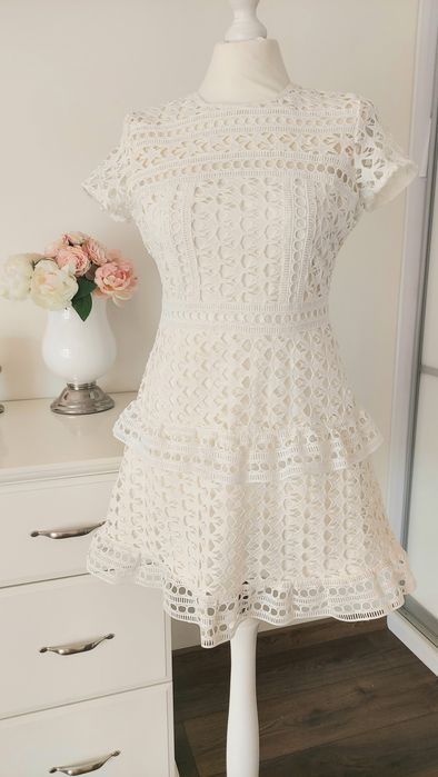 Sukienka ecru Reserved