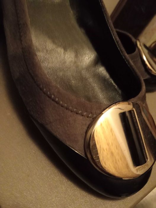 Prada sabrinas camurça vcinza