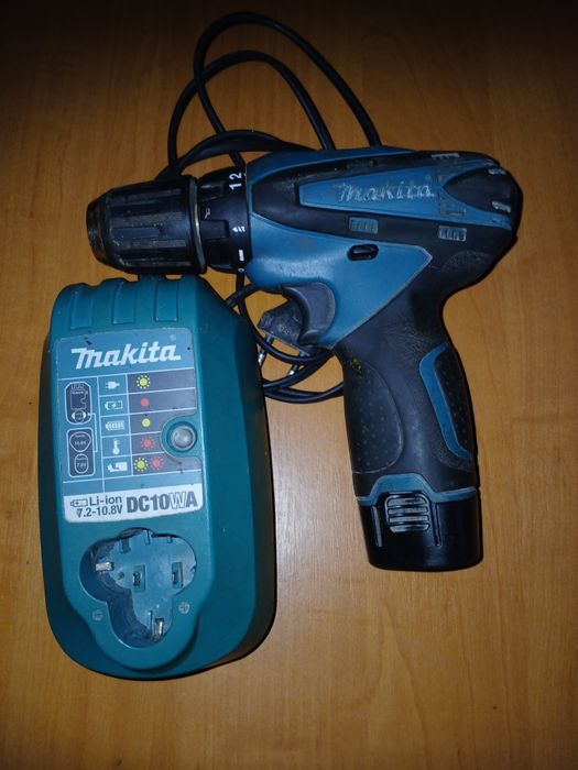 Шуроповерт Makita df330d