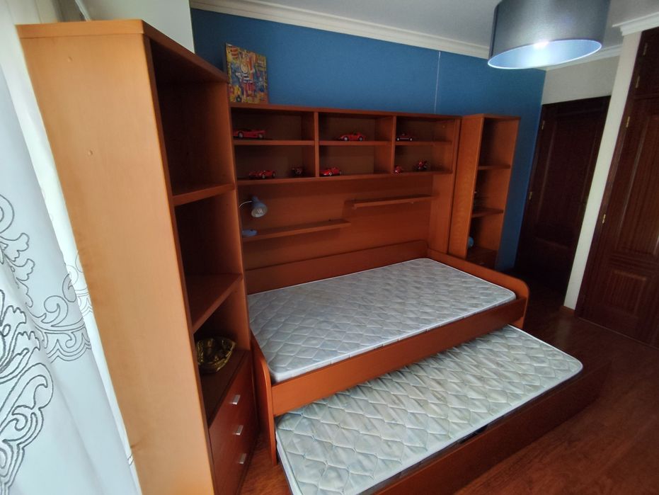 Estúdio com 2 camas em cerejeira