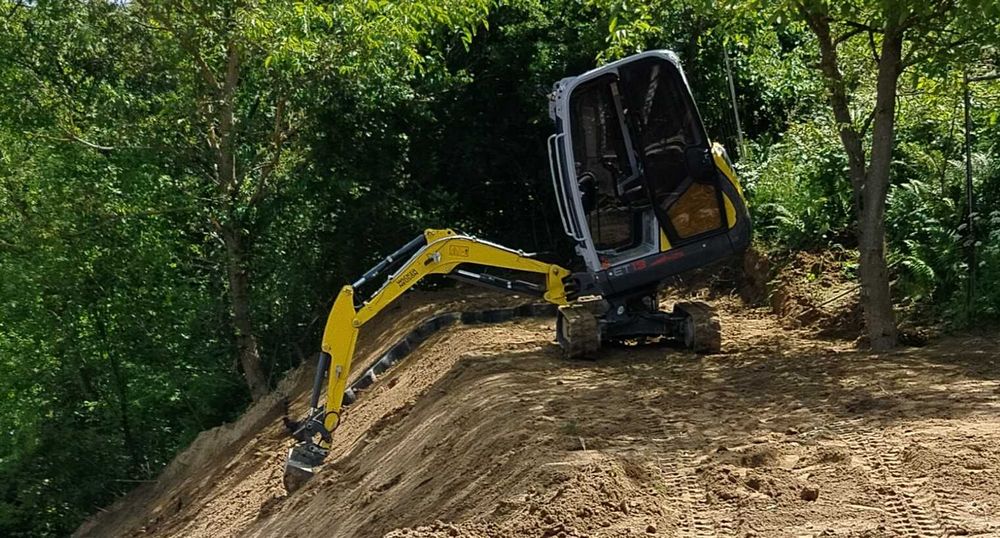 Usługi Minikoparką. Odwierty. , Kucie Roboty ziemne