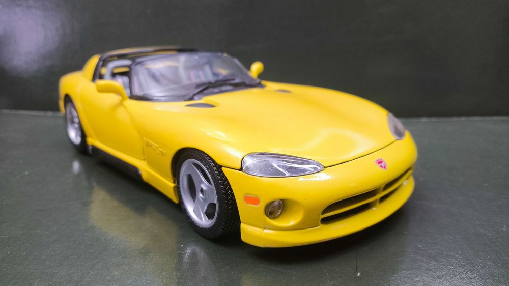 Модель 1.18 Dodge Viper RT10, Bburago, Italy, Yellow