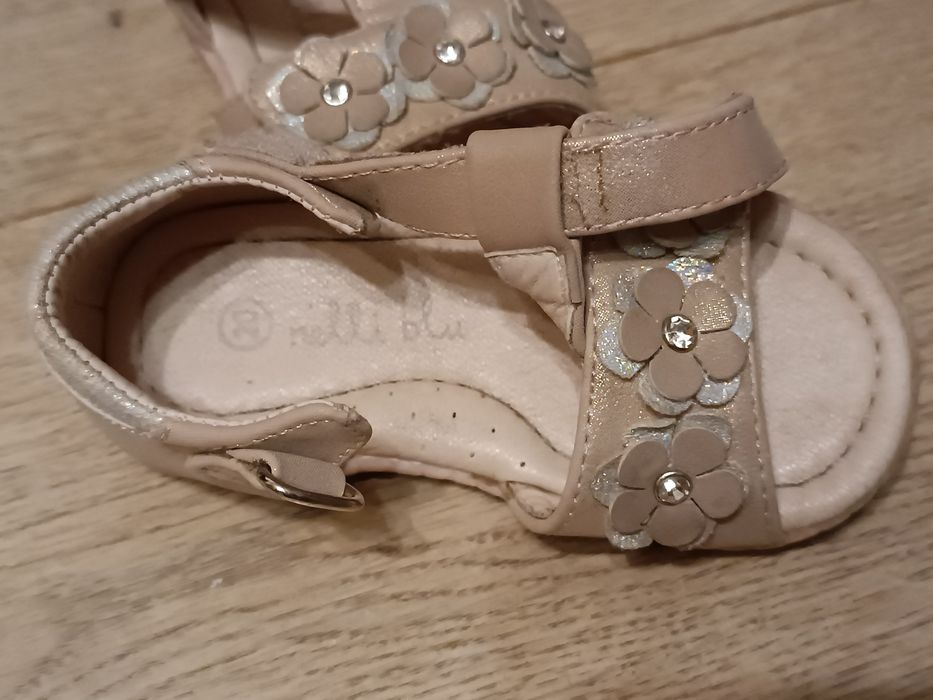 Sandałki Neli blue r.20 beżowe, złote, błyszczące dziewczynka