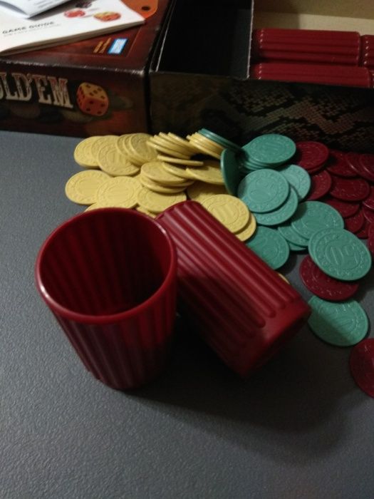 настольная игра Yahtzee Texas Holdem, покер на кубиках