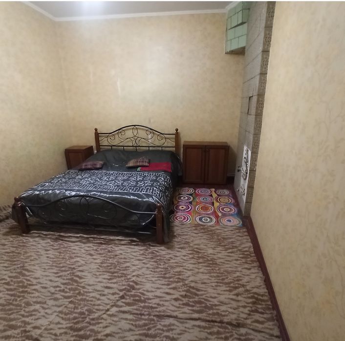 Здам в центрі Жмеринки велику 2 кімнатну квартиру 82м/ +закритий двір