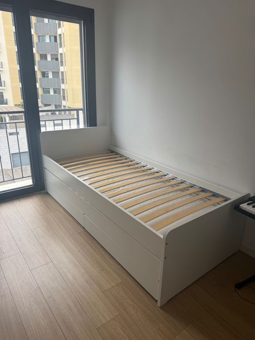 Cama IKEA SLÄKT com cama extra, gavetas e colchão