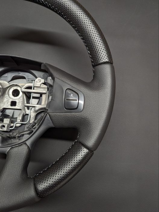 Перетягнуте кермо Opel Vivaro Renault Trafic на обмін