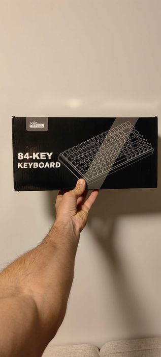 Teclado Royal Kludge RK84 edição limitada