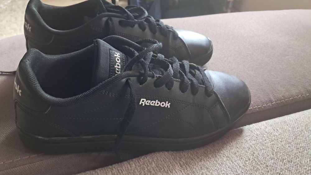 Buty Reebok  czarne r39
