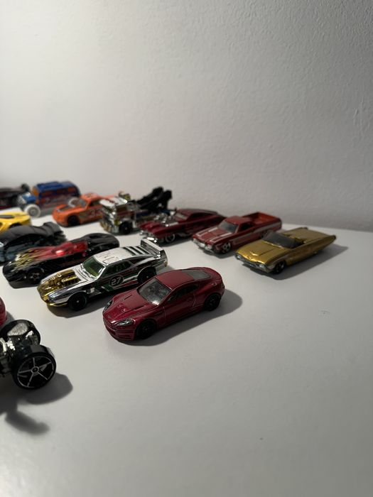 Lote 20 Miniaturas Hot Wheels