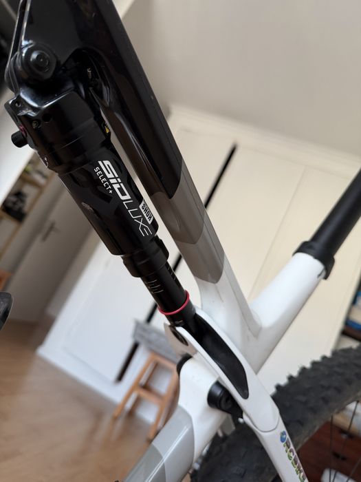 Canyon Lux World Cup CF7 2025
