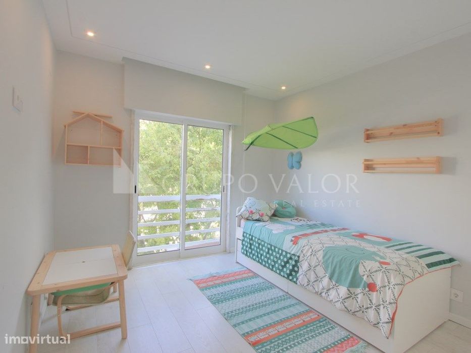 Apartamento T2 com parqueamento, Costa da Caparica