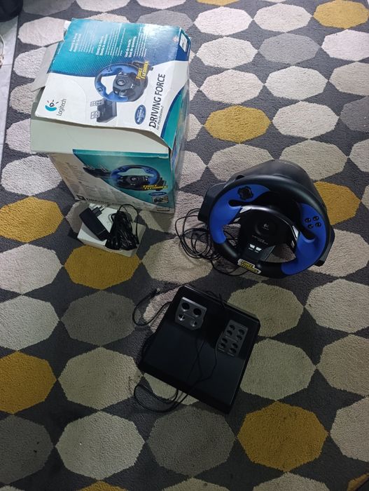 Volante e pedais Logitech ps2