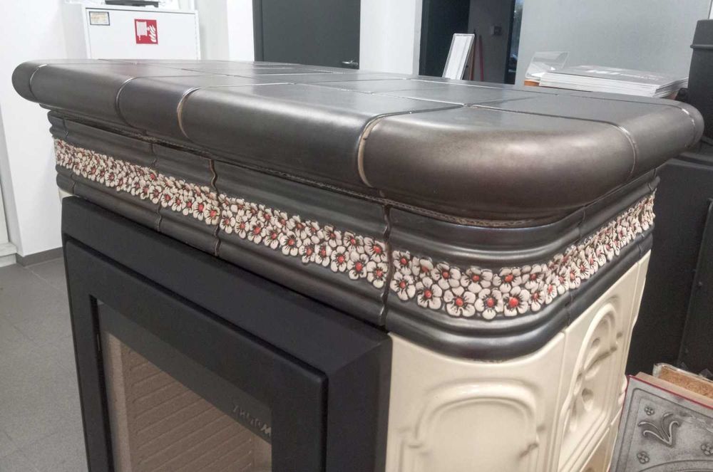 Piec kaflowy z akumulacją nowy ręcznie malowany z montażem ekoprojekt