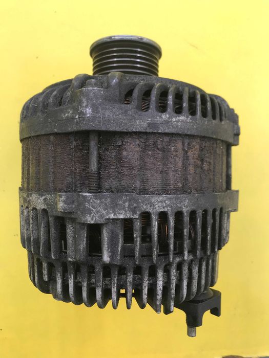 Генератор  Opel Vivaro Renault Espace Renault Laguna - 2.0 8200654789