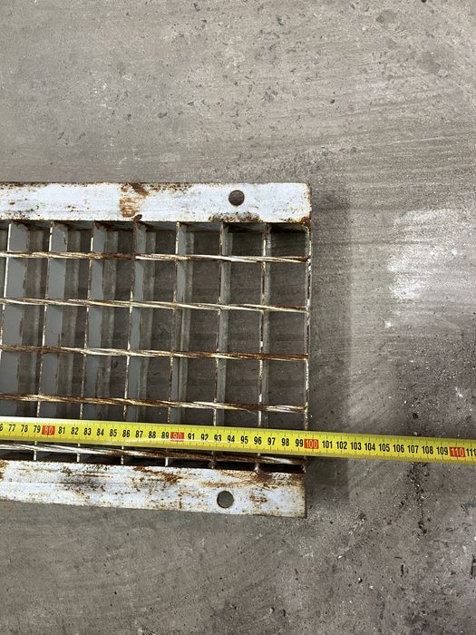 Трап решітка уселений